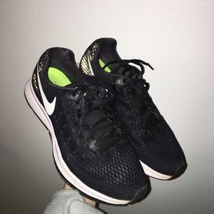 Black Nike Zoom Pegasus 33
